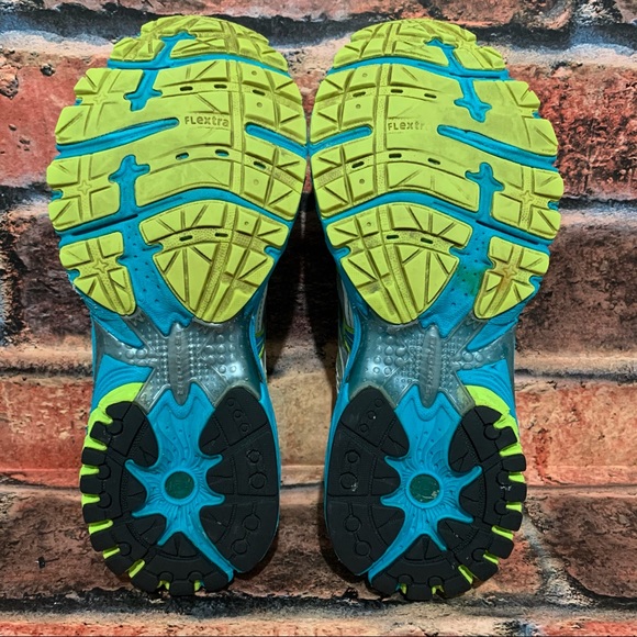 Brooks Defyance 1 Athletic Shoes - Picture 10 of 10